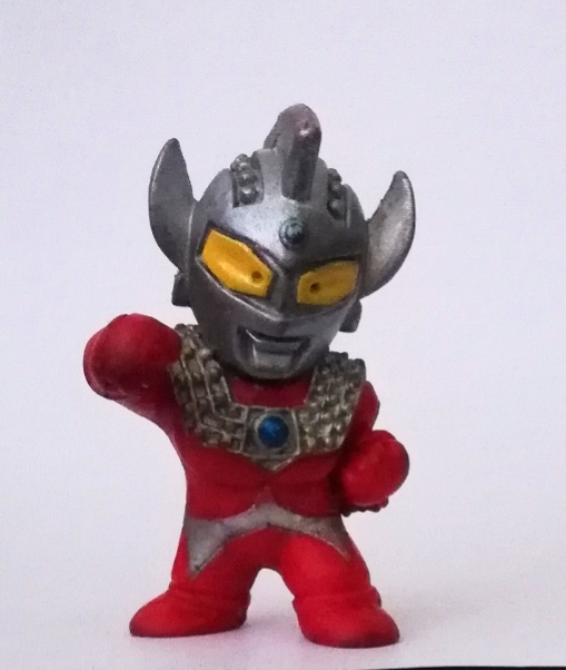 อุลตร้าแมนทาโร่ แบบ SD Ultraman TARO,FISHO ของแถมจากปลาเส้นฟิชโช่ งานเก่า ไม่มีฐาน***มีตำหนิตามภาพ