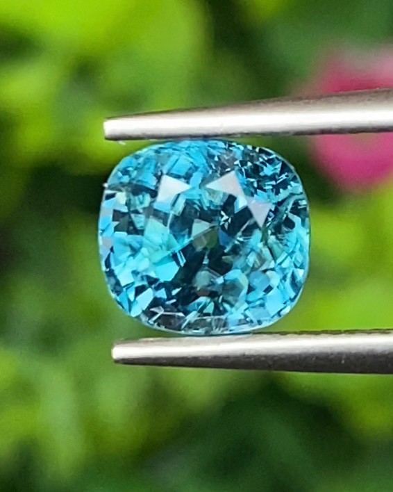 พลอย เพทาย Natural Zircon 3.14 กะรัต(Cts.) พลอยแท้ อัญมณีมงคลประจําวันเกิด เครื่องประดับพลอย
