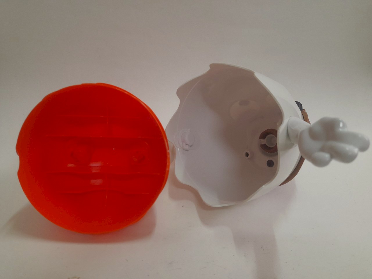 มีหลายภาพ, ตุ๊กตามาสค็อตรูปไข่ตัวKinder สำหรับใส่ขนม Kinder Joy ตัวใหญ่ ขนาดตามภาพ