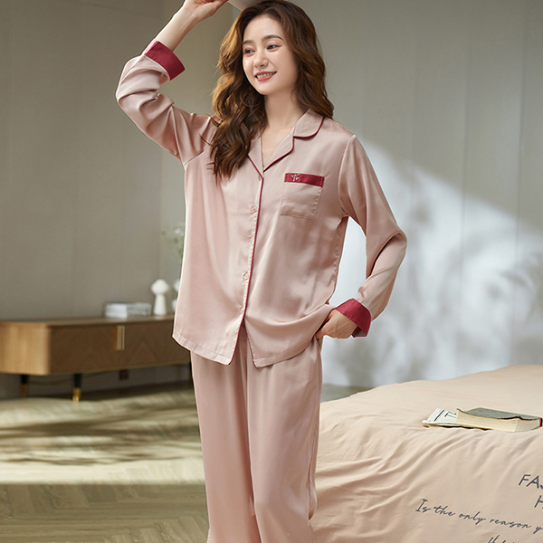 🚩พร้อมส่ง🚩ชุดนอนผ้าซาติน Silk Satin ผ้าไหมซาตินเกรดพรีเมี่ยม ผ้านุ่มลื่นละมุนผิว ใส่สบายไม่ร้อน (CT115)