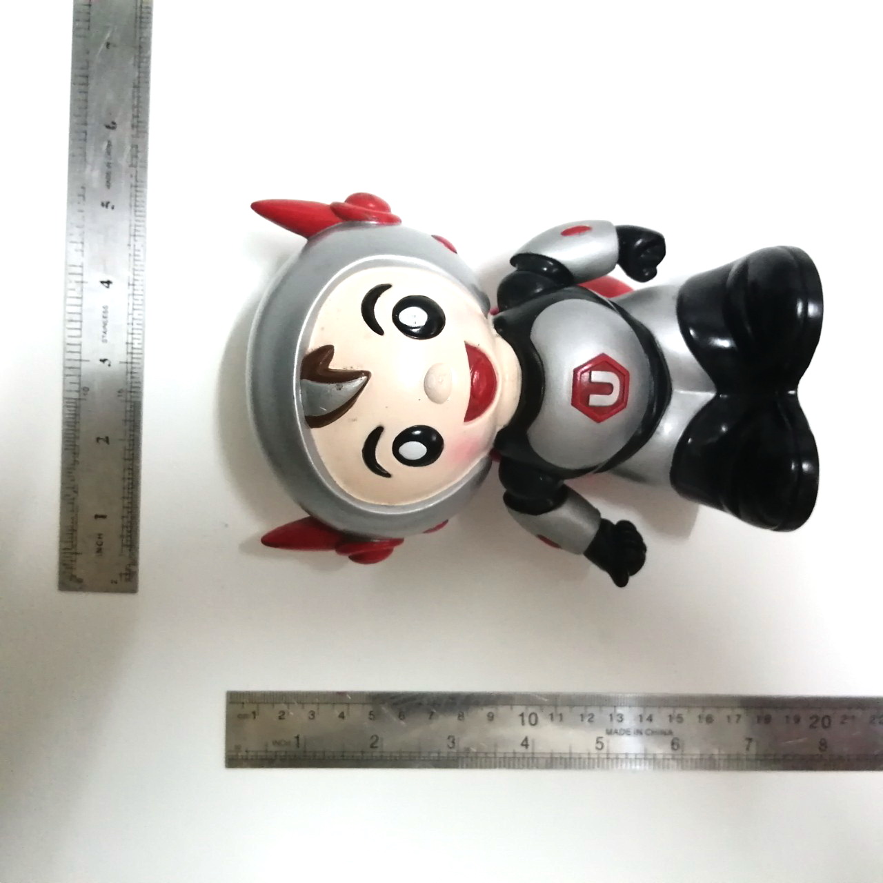 ซอฟแข็งกระปุกออมสิน ยูไนเต็ด มอเตอร์ มาสคอส **มีตำหนิตามภาพ ไม่มีฝาจุกกระปุกออมสินปิดข้างใต้ ขนาดตามรูป หายากไม่พบบ่อย