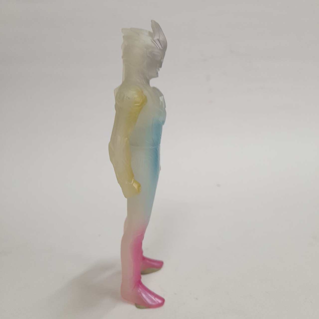 ซอฟ5นิ้ว อุลตร้าแมนเอ๊กซ์ ตัวพิเศษ/ตัวใส/สีพิเศษ "เคลียร์เรนโบว์คัลเลอร์" มือสองสภาพดีมีรอยบ้าง