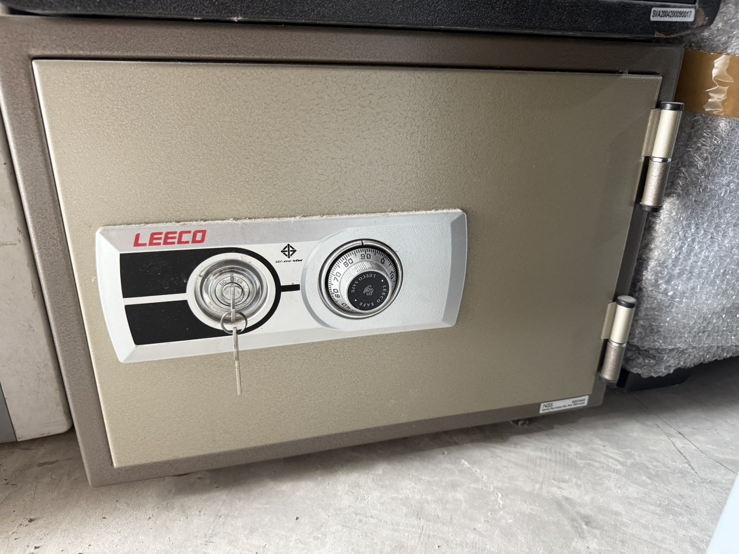 เซฟระบบอิเล็กทรอนิกส์ Leeco