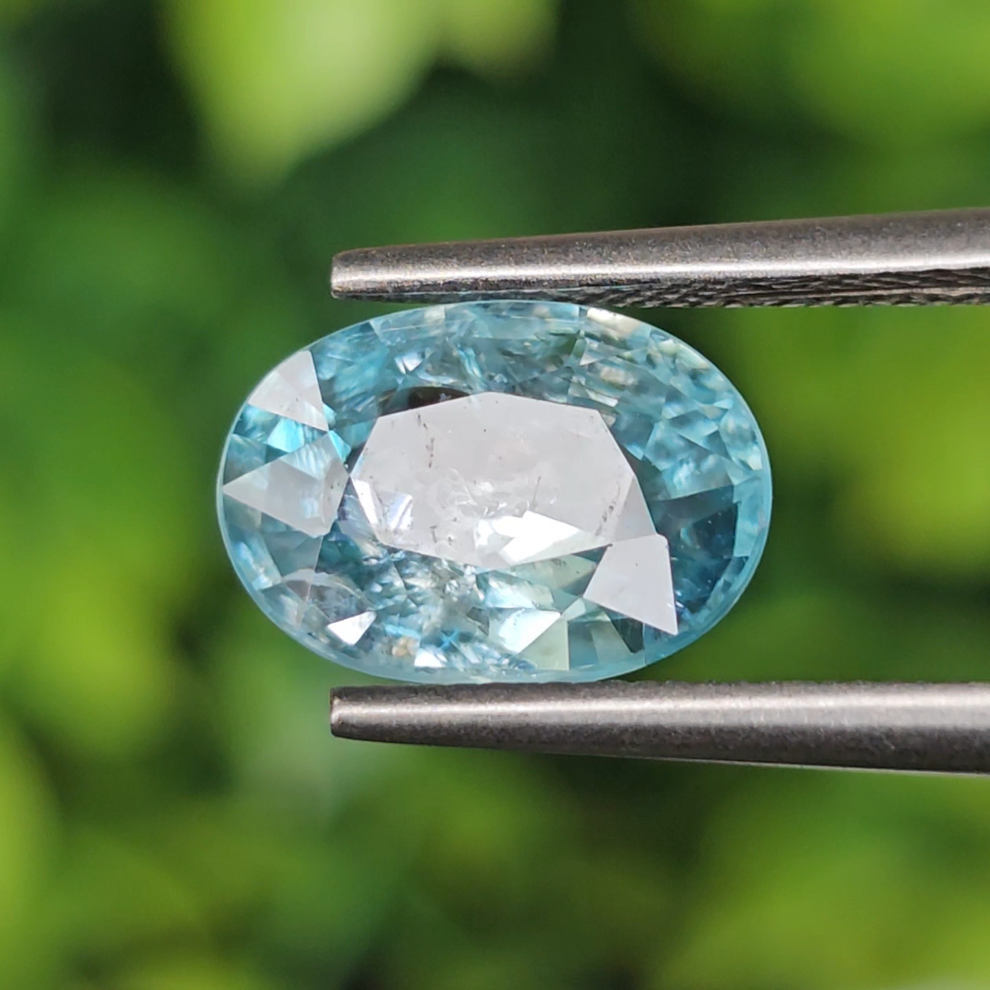 พลอย เพทาย (Zircon) 4.26 กะรัต (Cts.) พลอยแท้ อัญมณีมงคลประจําวันเกิด เครื่องประดับพลอย