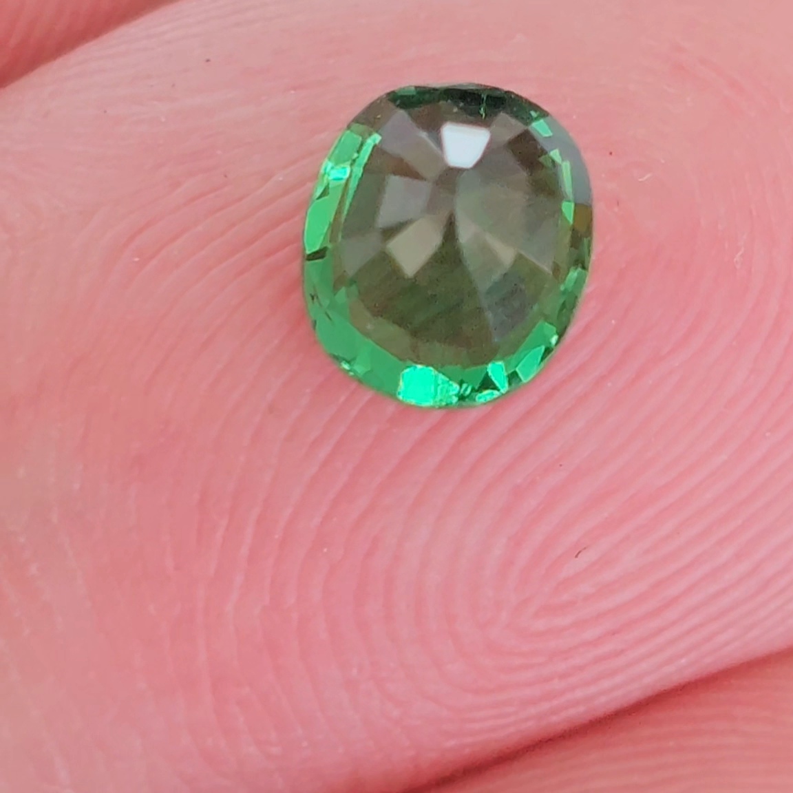 พลอย ซาโวไรท์ Tsavorite Garnet 1.24 กะรัต (Cts.) ดิบ Unheated พร้อมใบเซอร์ อัญมณีมงคลประจําวันเกิด เครื่องประดับพลอย