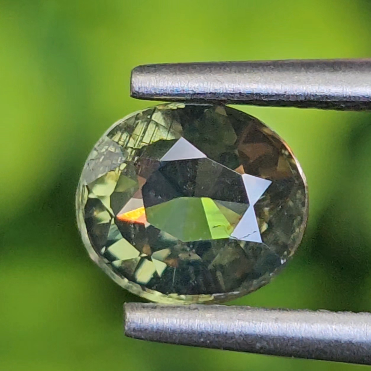 พลอย เพทาย Natural Zircon 1.08 กะรัต (Cts.) ดิบ พลอยแท้อัญมณีมงคล ประจําวันเกิด เครื่องประดับพลอย