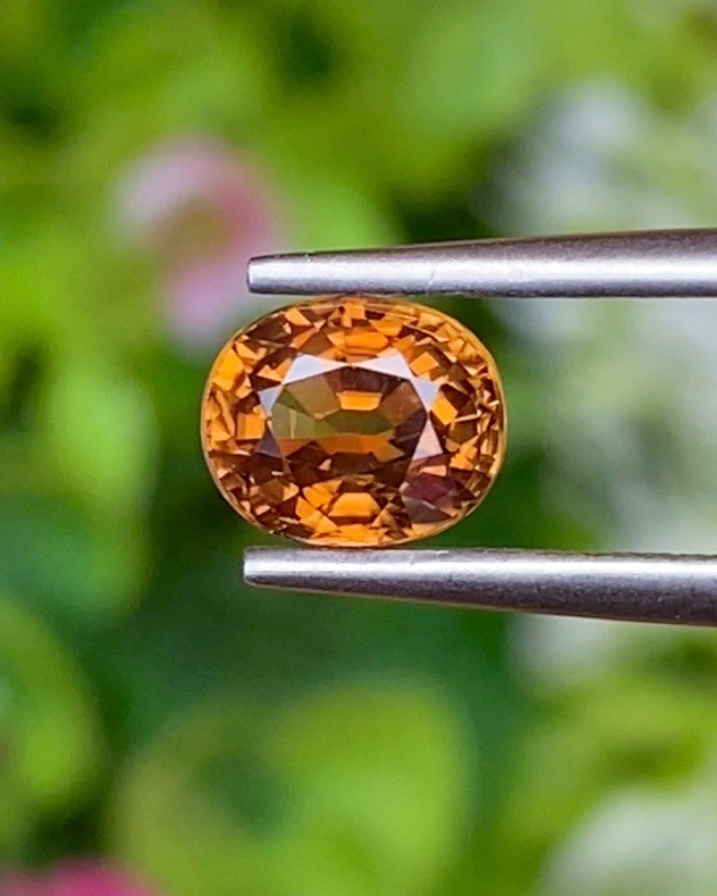พลอย เพทาย (Zircon) 1.61 กะรัต (Cts.) พลอยแท้ อัญมณีมงคลประจําวันเกิด เครื่องประดับพลอย
