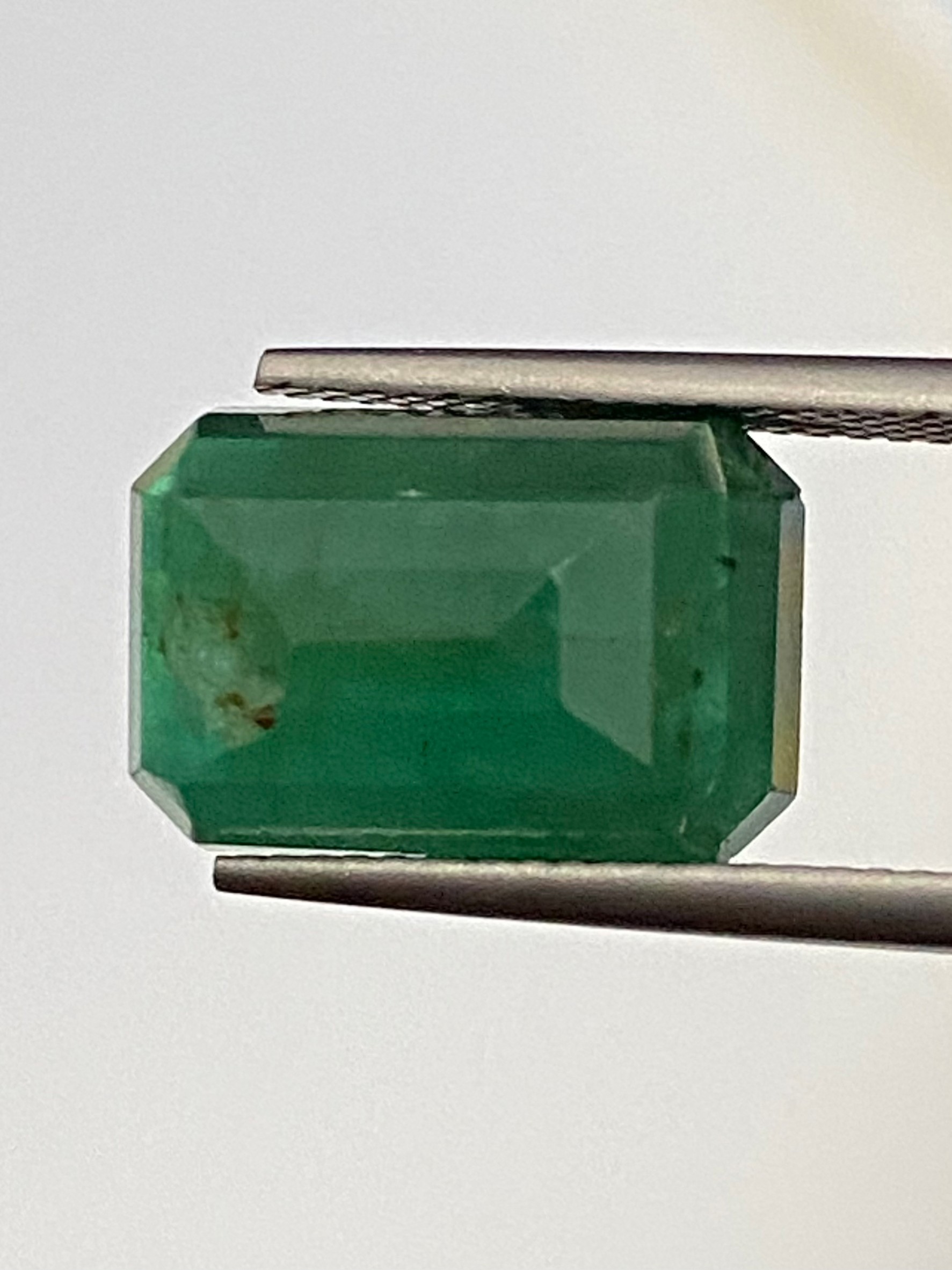 พลอย มรกต Natural Emerald แซมเบีย 9.53 กะรัต (Cts.) พลอยแท้ อัญมณีมงคลประจําวันเกิด เครื่องประดับพลอย