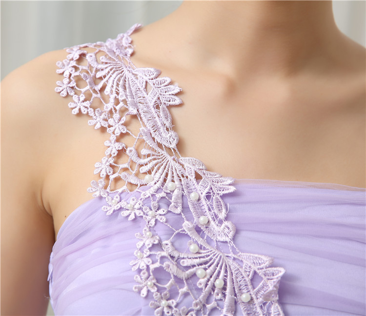 พร้อมส่ง ชุดเดรสสั้น เกาะอก ไหล่เดียว จับสม๊อกด้านหลัง ผ้าตาข่ายแต่งดอกไม้ปักมุก สีเขียว