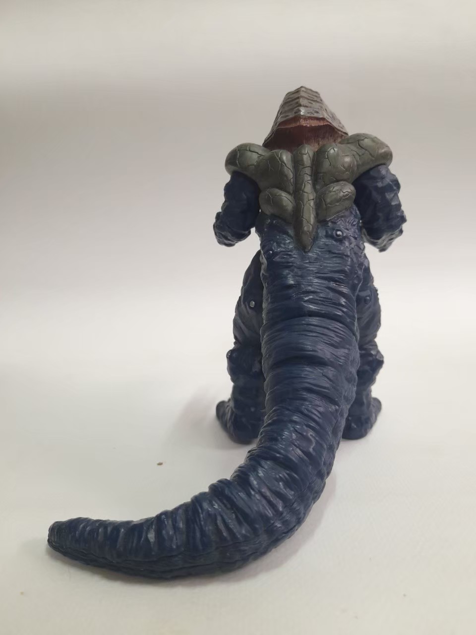 มีหลายภาพ,ซอฟ 6 - 6.5 นิ้ว สัตว์ประหลาด กอลซ่า จากอุลตร้าแมนทีก้า ขนาดตามรูป มือสองสภาพดีมีรอยบ้าง