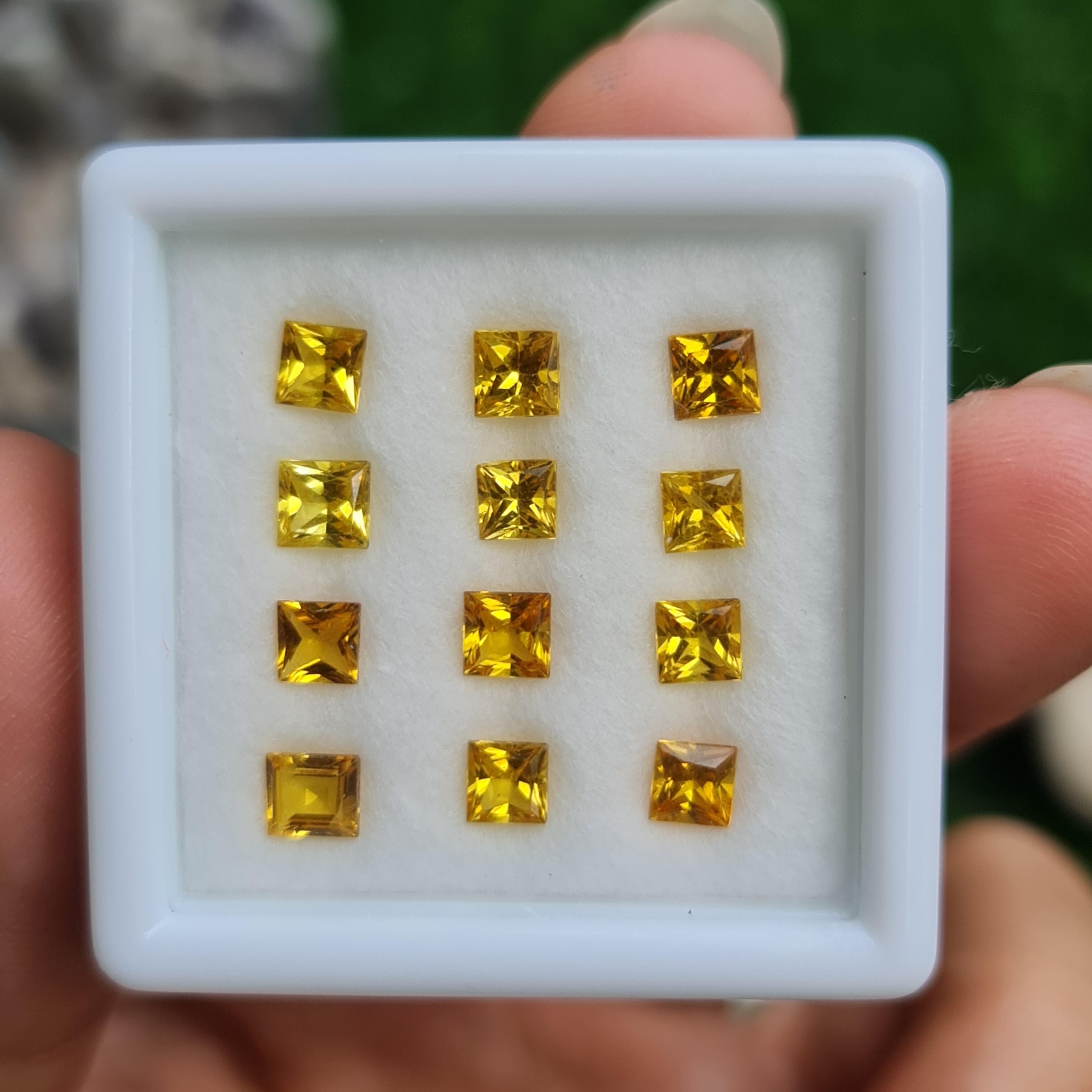 พลอย บุษราคัม yellow sapphire 4.78 กะรัต (Cts.) 12 เม็ด (Pcs.) พลอยแท้ อัญมณีมงคลประจําวันเกิด เครื่องประดับพลอย