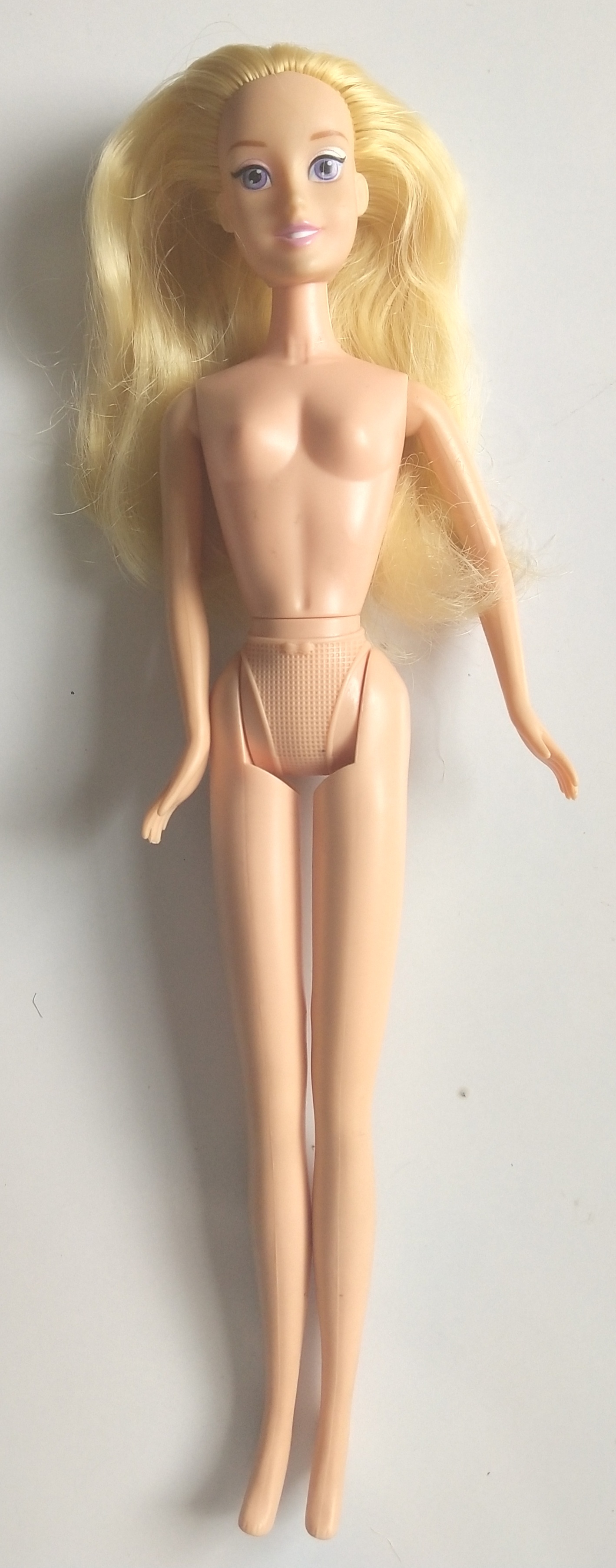 ของเล่น ของสะสม ตุ๊กตาเจ้าหญิงดิสนีย์ Disney Princess จาก แบรนด์ซิมบ้า ทอยส์ Simba Toys Doll หน้าสวย ผมทอง ปักไม่เต็มหัว สภาพดี ขายางพับงอได้