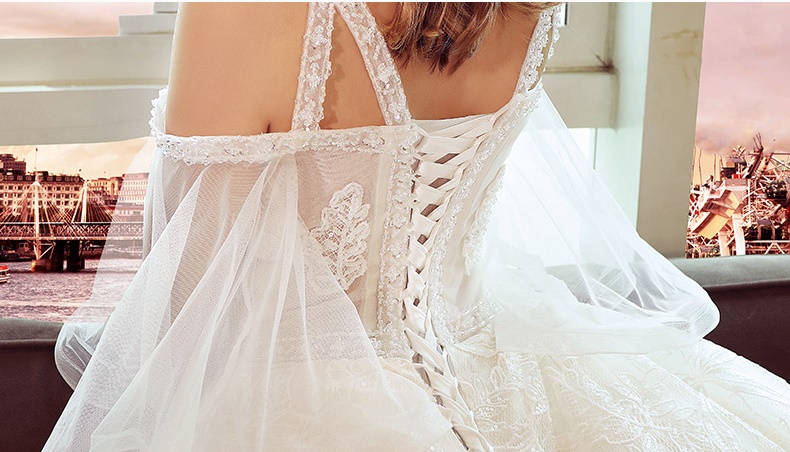 ชุดแต่งงาน แขนสามส่วน หางยาว เชือกผูกหลัง