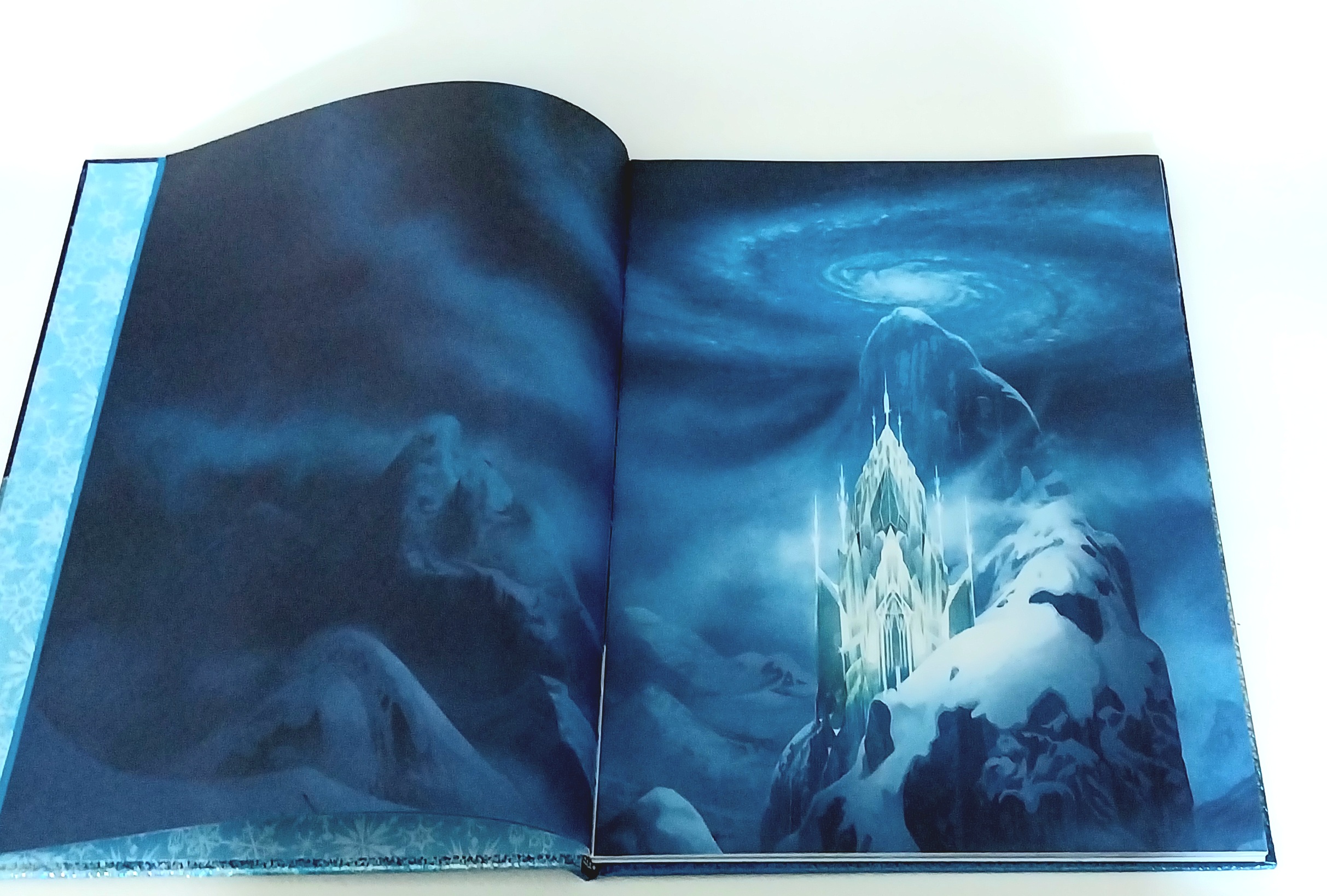 มีหลายภาพ,มีรอยพับมุมเล็กน้อย ,หนังสือนิทาน2ภาษา จากดิสนีย์ เล่มใหญ่ปกแข็ง, โฟรเซ่น