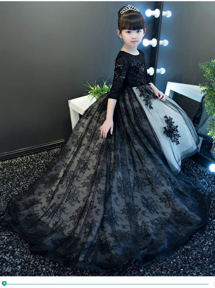 Pre-order ชุดราตรีสั้น ชุดออกงาน แขนยาว สีดำ ฉลุลูกไม้ เรียบหรู หางยาว ซิปหลัง