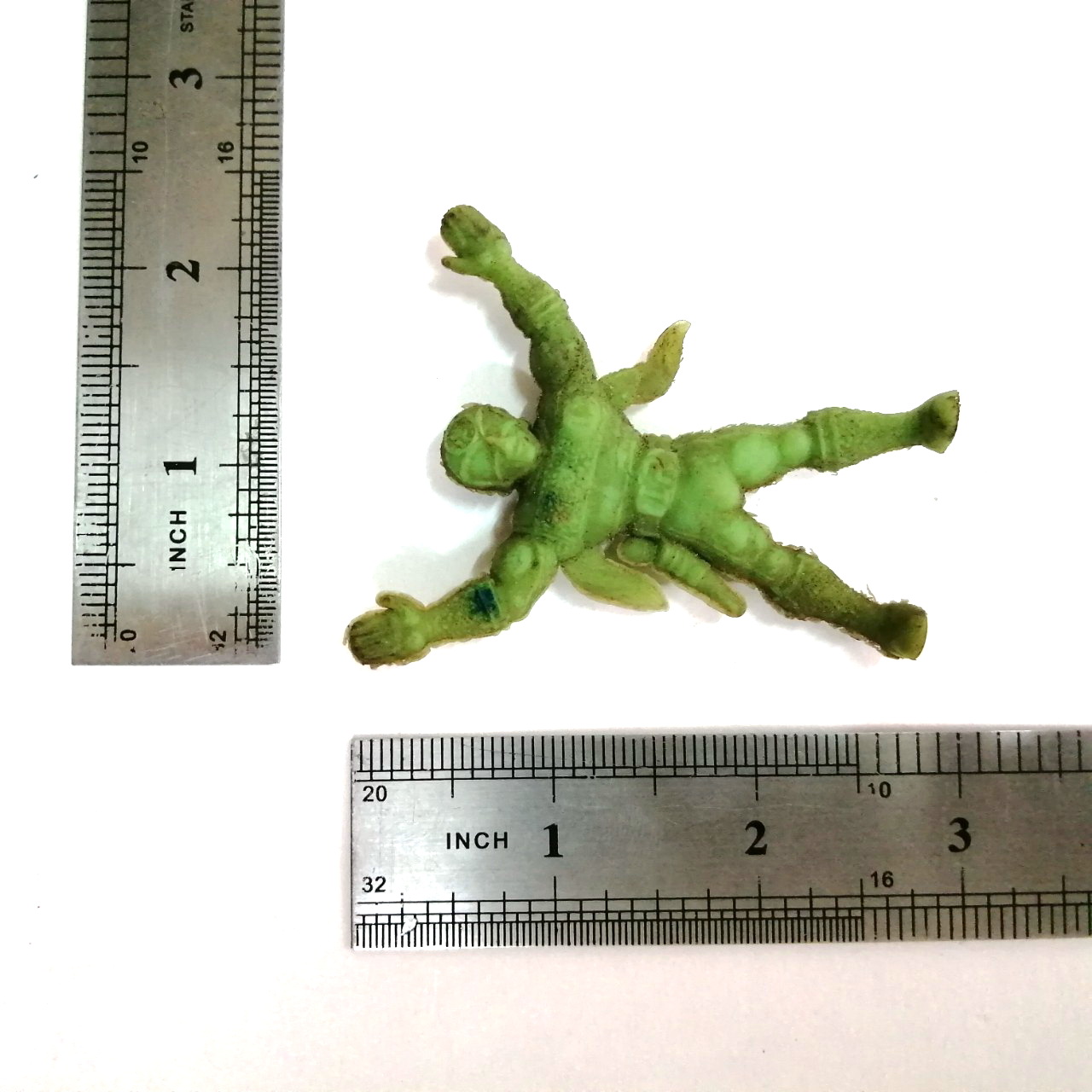 ตุ๊กตุ่นแอ๊นท์ ขบวนการ ห้ามนุษย์ไฟฟ้า เดนจิแมน ตัว ไฟฟ้าสีเหลือง เดนติเยลโล่ ขนาด 2 นิ้ว ตามรูป ตัวยางขุ่น สีเขียว