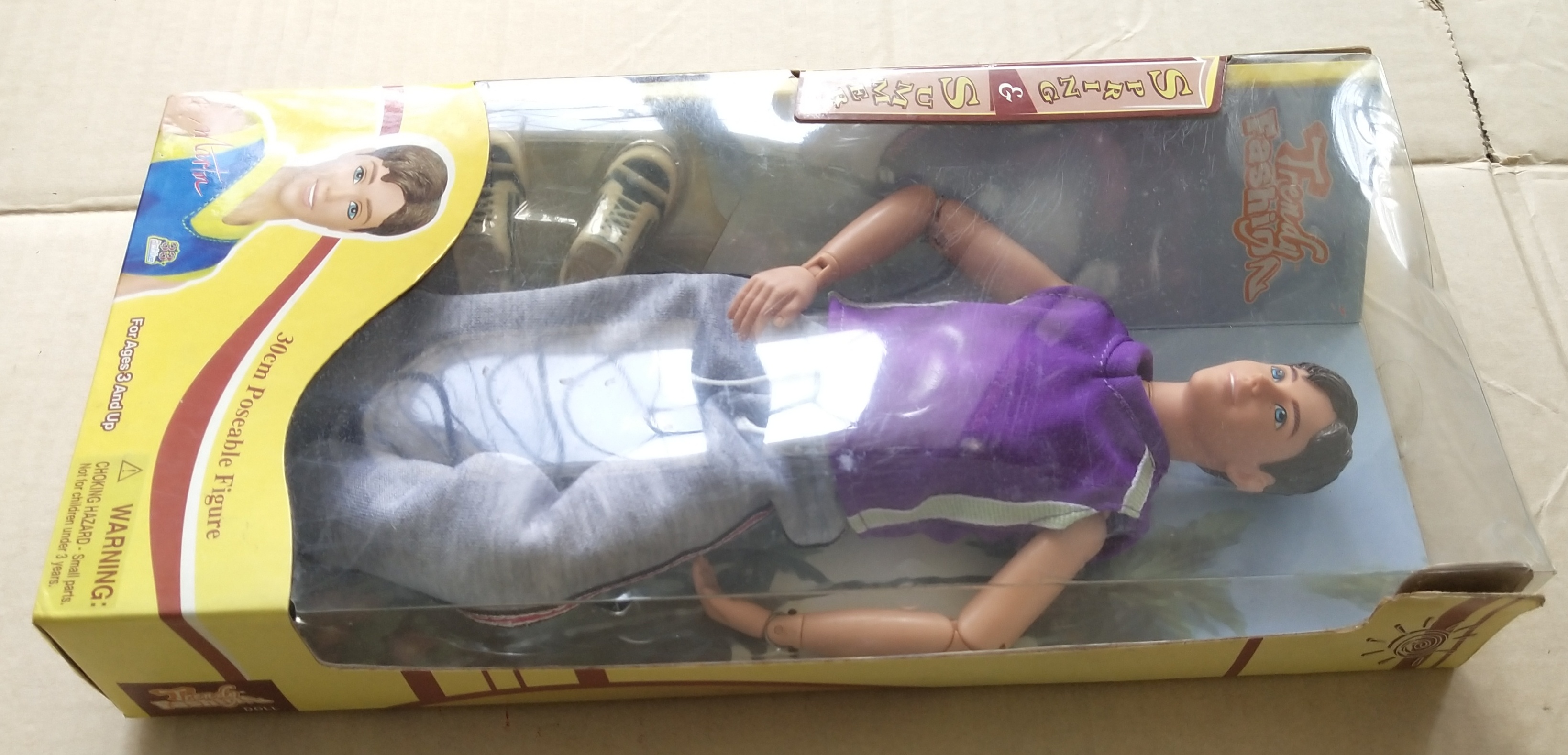 งานเก่า ของสะสมในแพ็ค ตุ๊กตามีข้อต่อ ผู้ชาย ขนาด 30 ซม. สวมชุดกีฬา , มี กว่า 20 ข้อต่อ, เอวหมุนได้