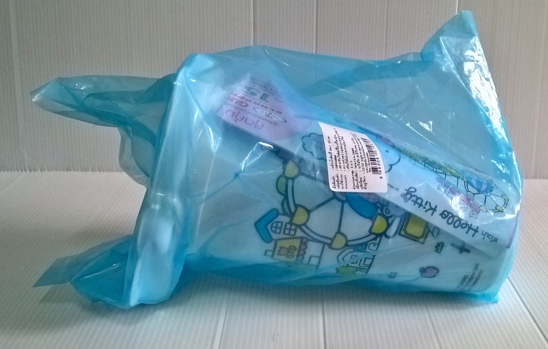 แก้วน้ำคิตตี้สีขาวพร้อมจานรอง ของสะสมจาก7-11 Hello Kitty, Sanrio