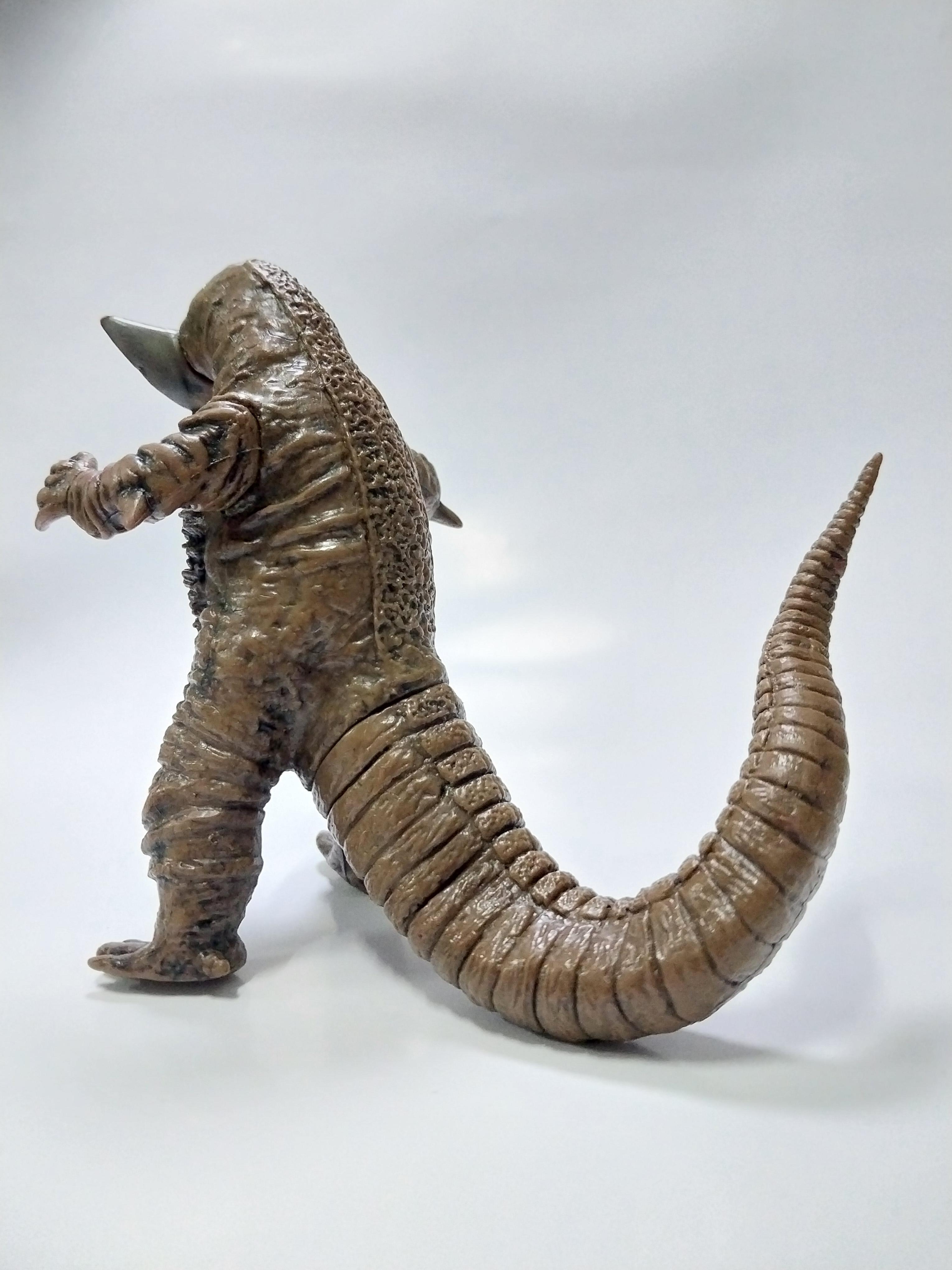 มีหลายภาพ, ยางตัน โกโมร่า งาน Apext