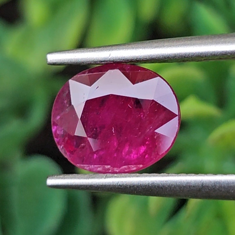 พลอย ทับทิม สยาม Siam Ruby sapphire 1.60 กะรัต (Cts.) พร้อมใบเซอร์ (With Certificate) พลอยแท้ อัญมณีมงคลประจําวันเกิด เครื่องประดับพลอย