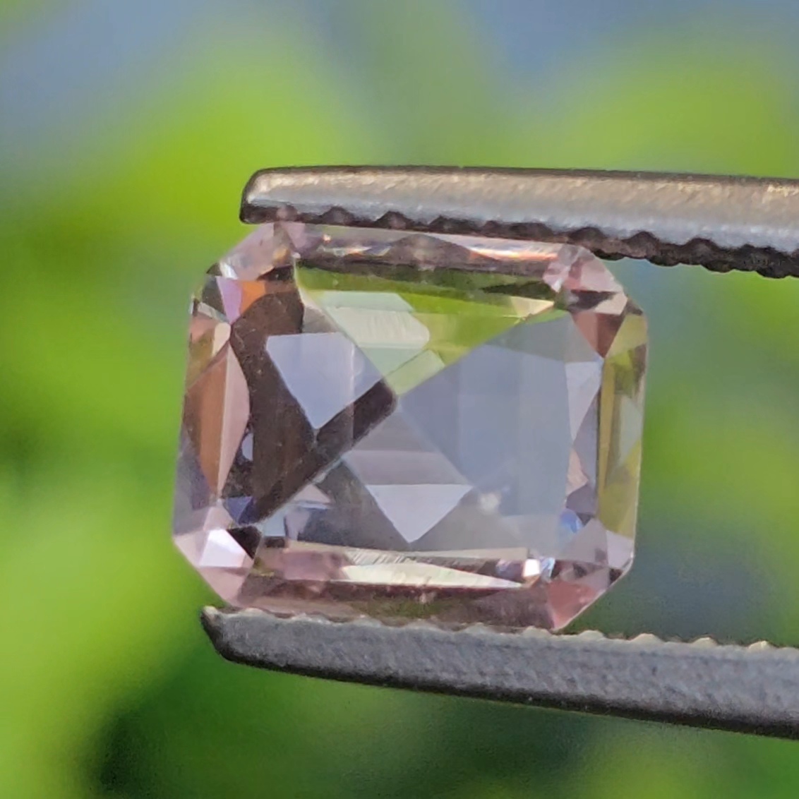 พลอย พัดพารัดชา Padparadscha Sapphire 1.23 กะรัต (Cts.) ดิบ (Unheated) พลอยแท้ อัญมณีมงคลประจําวันเกิด เครื่องประดับพลอย