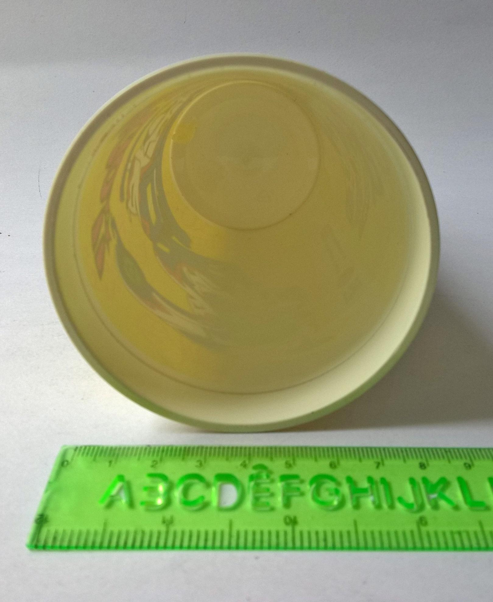 แก้วน้ำพลาสติกสีเหลือง งานเก่า พิมพ์ลายแมกนั่ม เล็ทส แอนด์ โก MAGNUM LET'S and GO นักซิ่งสายฟ้า ของสะสมจาก 7-11 ของเก่า โปรดตรวจสอบทุกภาพ