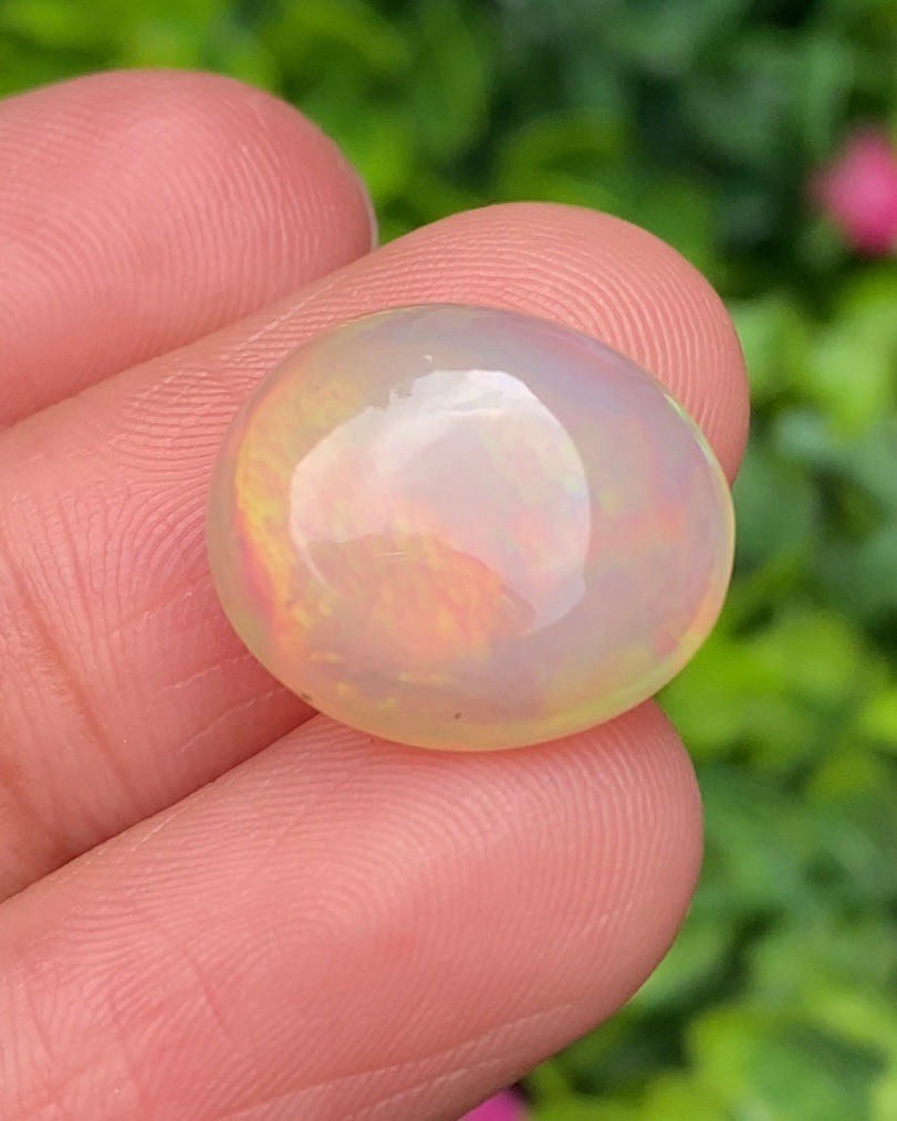 พลอย ไวท์ โอปอล White Opal 8.50 กะรัต (Cts.) พลอยแท้ อัญมณีมงคลประจําวันเกิด เครื่องประดับพลอย