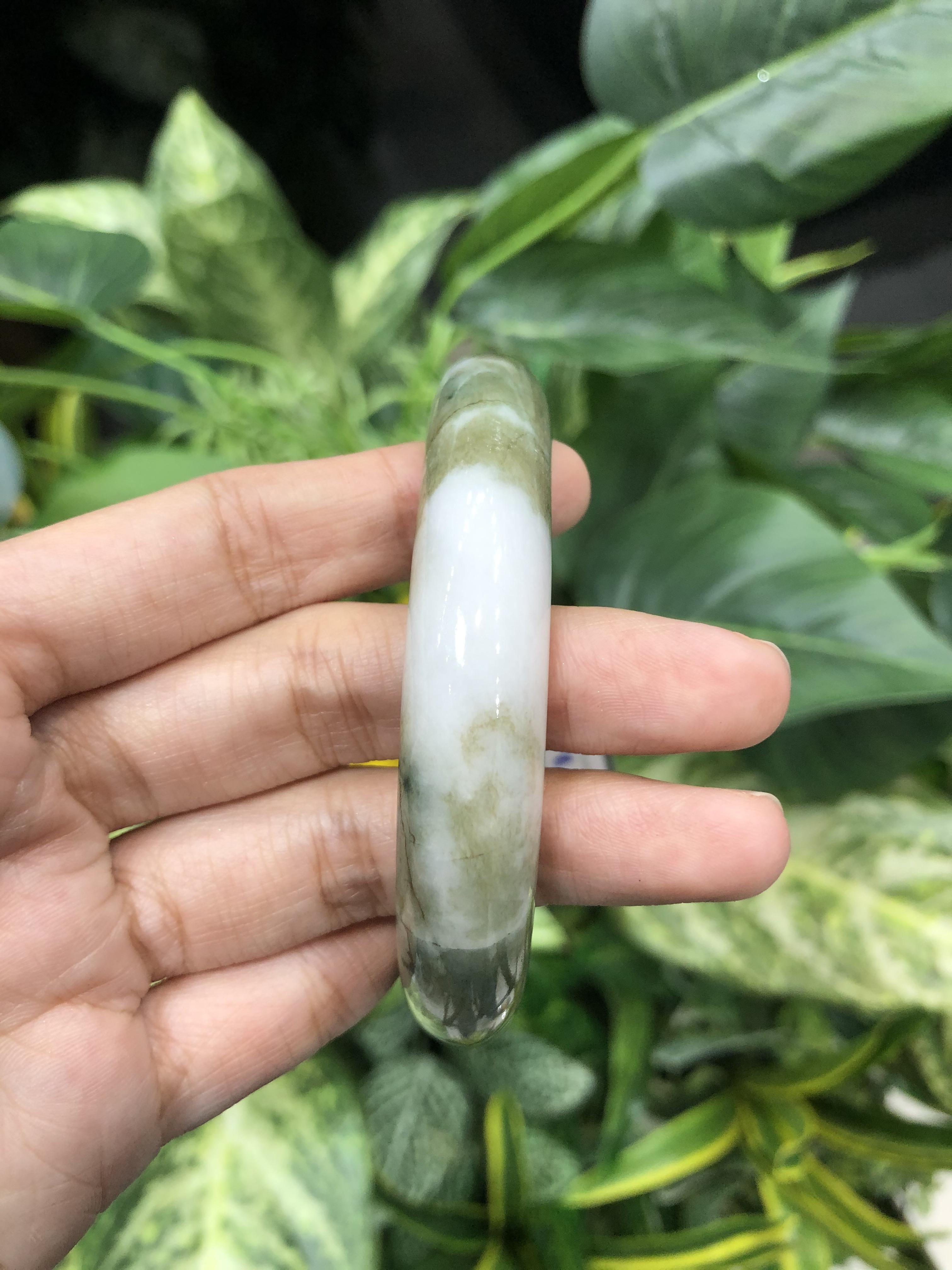 J05C0030 หยก พม่า แท้ Jade กำไลหยก 58 มม. (Jade bracelet) พม่า (Myanmar)