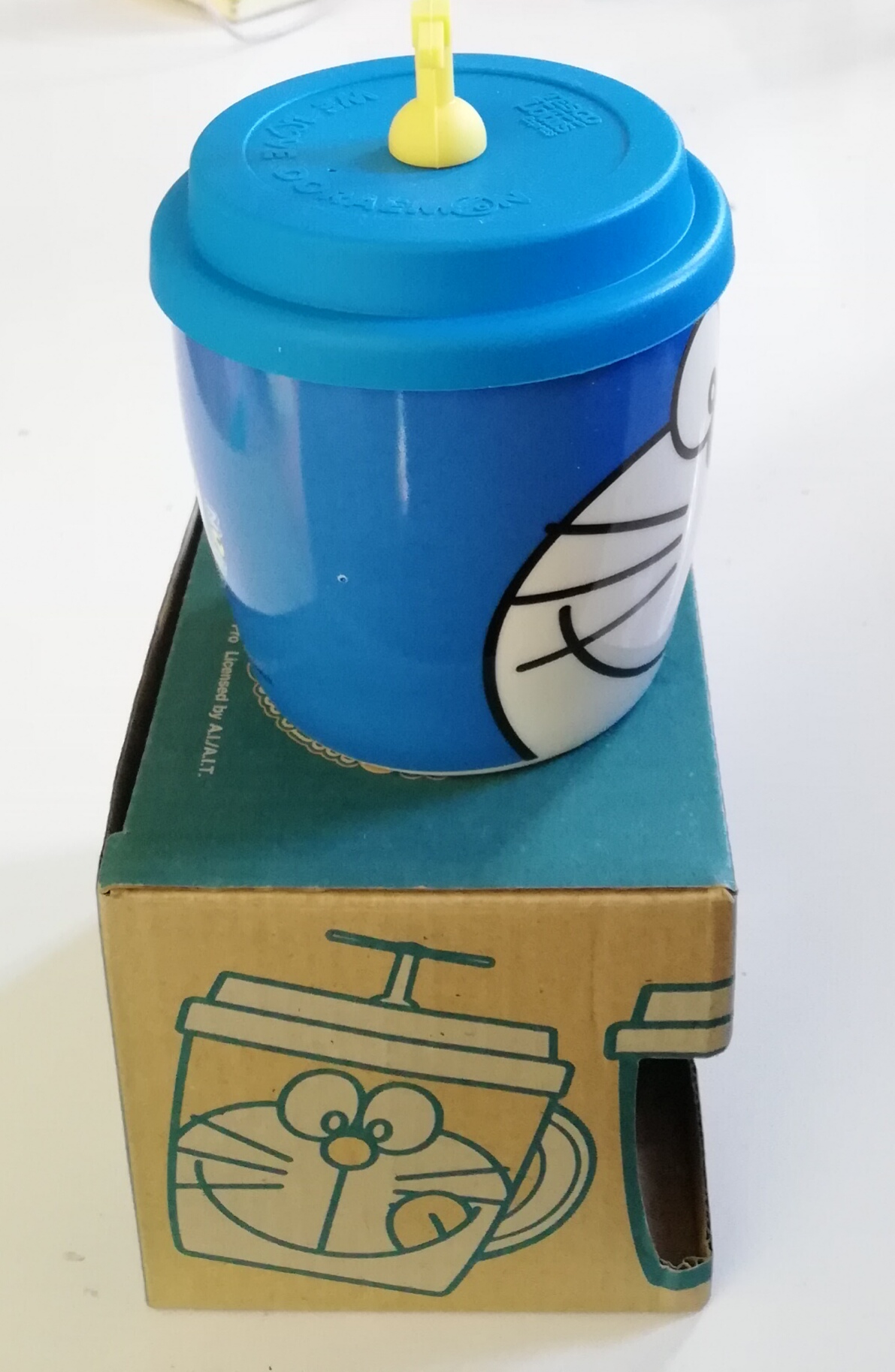 แก้วน้ำเซรามิก "แก้วโดราเอม่อน พรเอมฝายางสีน้ำเงิน มีใบพัดเหลือง" ของสะสมจากเทสโก้ โลตัส,Ceramic glass, Doraemon collection Doraemon collectible glass from Tesco Lotus