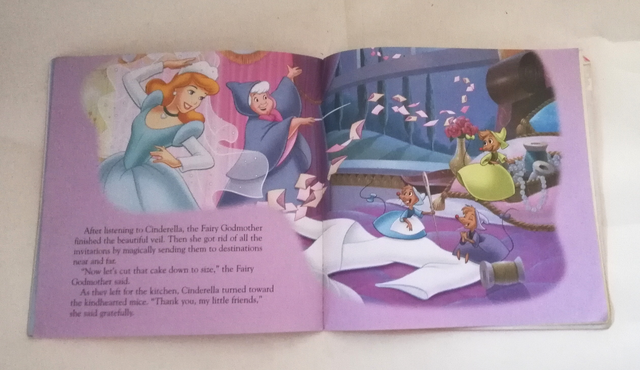 หนังสือนิทานภาพสวยๆจากดิสนีย์ ฉบับภาษาอังกฤษ Disney Princess, My Perfect wedding งานแต่งงานของซินเดอเรลล่า หนังสือขนาด 8 * 8 นิ้ว** มีตำหนิบ้างตามภาพ