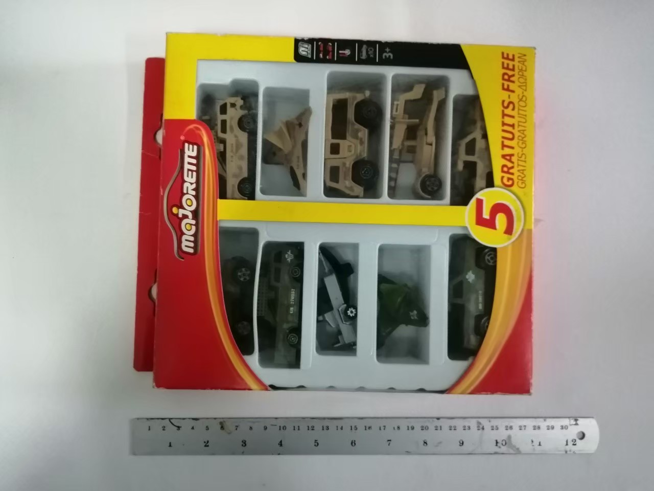 ชุดรถเหล็กทหารลายพราง งาน Majorette สภาพใหม่ งานเก็บสะสม