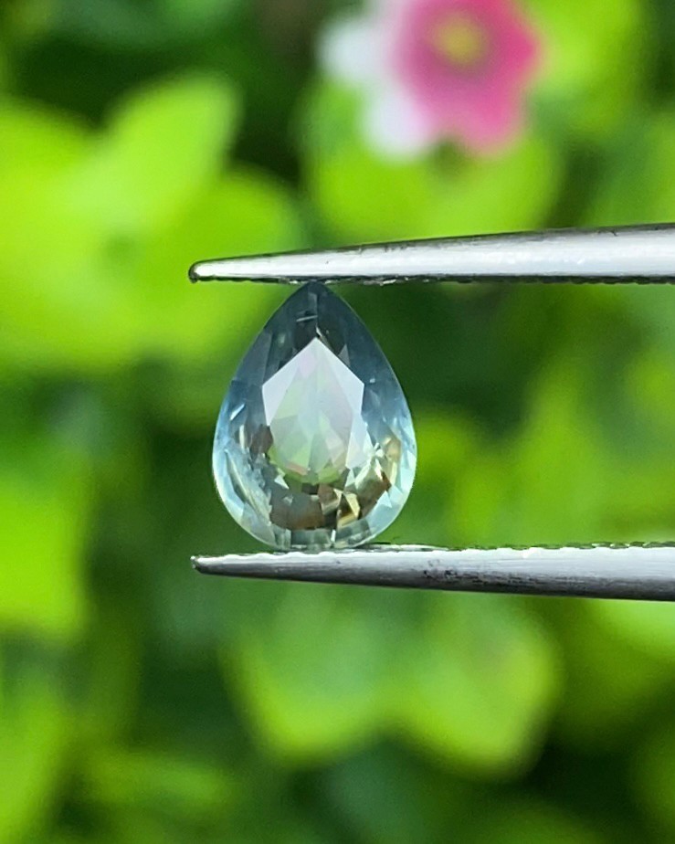 พลอย ไบ คัลเลอร์แซฟไฟร์ 2 สี Bi-Color Sapphire 1.00 กะรัต (Cts.) ดิบ Unheated พลอยแท้ อัญมณีมงคลประจําวันเกิด เครื่องประดับพลอย