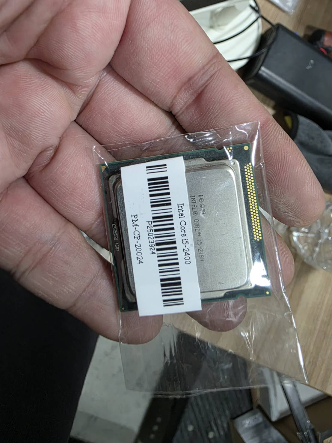 Intel Core i5-2400 มี 167 ตัว
