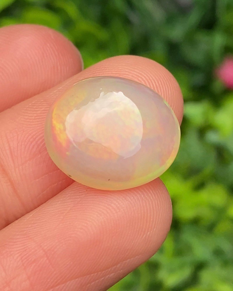 พลอย ไวท์ โอปอล White Opal 8.50 กะรัต (Cts.) พลอยแท้ อัญมณีมงคลประจําวันเกิด เครื่องประดับพลอย