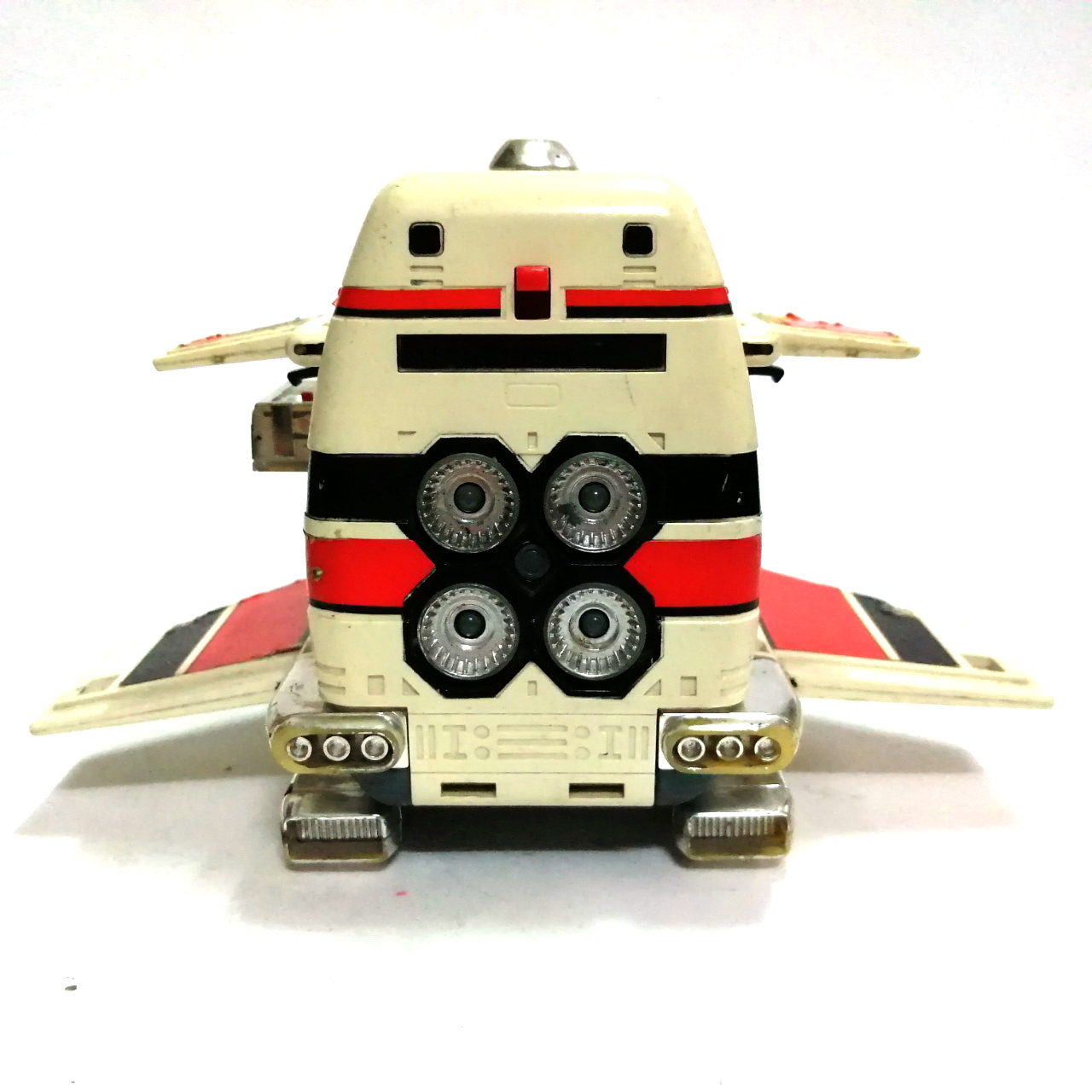 ยานแมชชีน บัฟฟาโล่ ยานของขบวนการ ไลฟ์แมน ตัวยานบางส่วนเป็นเหล็ก และพลาสติก กลไกใช้ได้บางส่วน ของเก่าเก็บตามสภาพ *** มีรอยถลอกและสติ๊กเกอร์หลุด /ขาดหลายแห่ง พิจารณาก่อนซื้อ