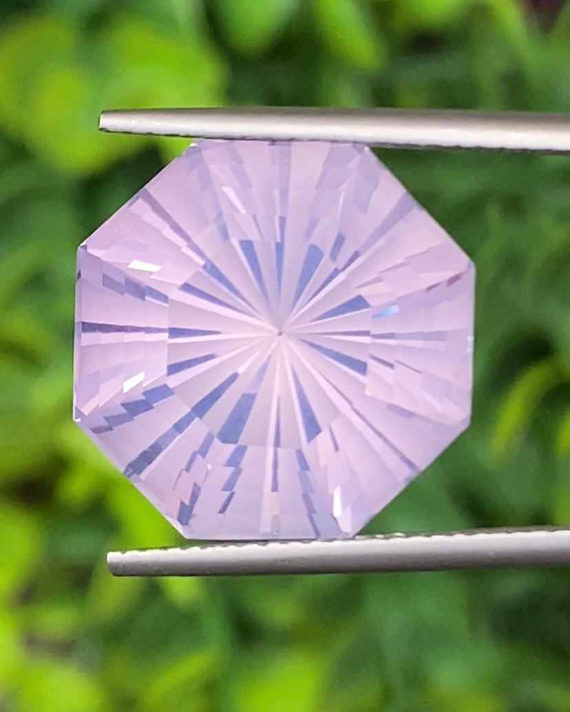 พลอย ลาเวนเดอร์ ควอตซ์ Lavender Quartz 16.9 กะรัต (Cts.) พลอยแท้ อัญมณีมงคลประจําวันเกิด เครื่องประดับพลอย