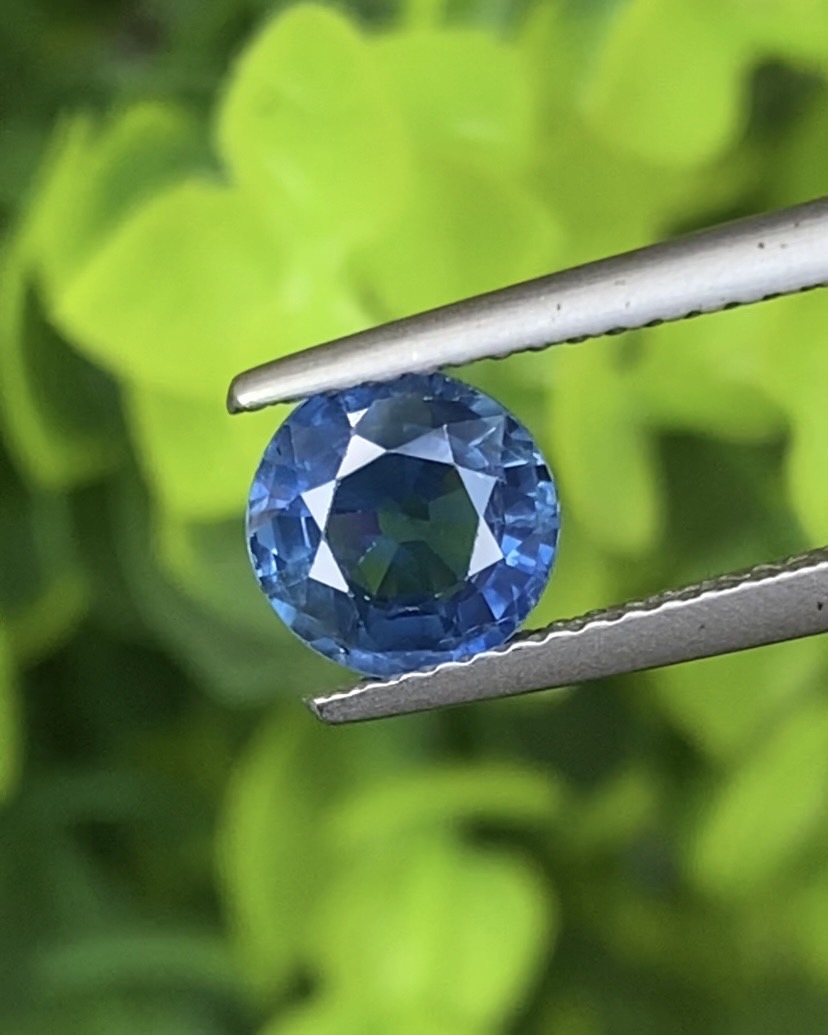 พลอย ไพลิน Blue Sapphire 1.50 กะรัต (Cts.) พลอยแท้ อัญมณีมงคลประจําวันเกิด เครื่องประดับพลอย