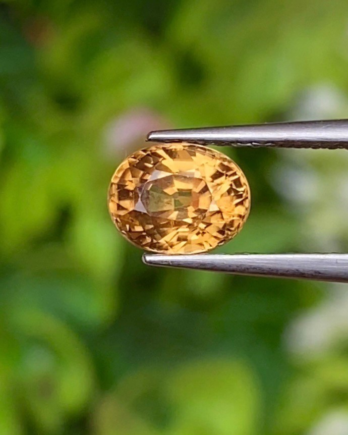 พลอย เพทาย (Zircon) 1.52 กะรัต (Cts.) พลอยแท้ อัญมณีมงคลประจําวันเกิด เครื่องประดับพลอย