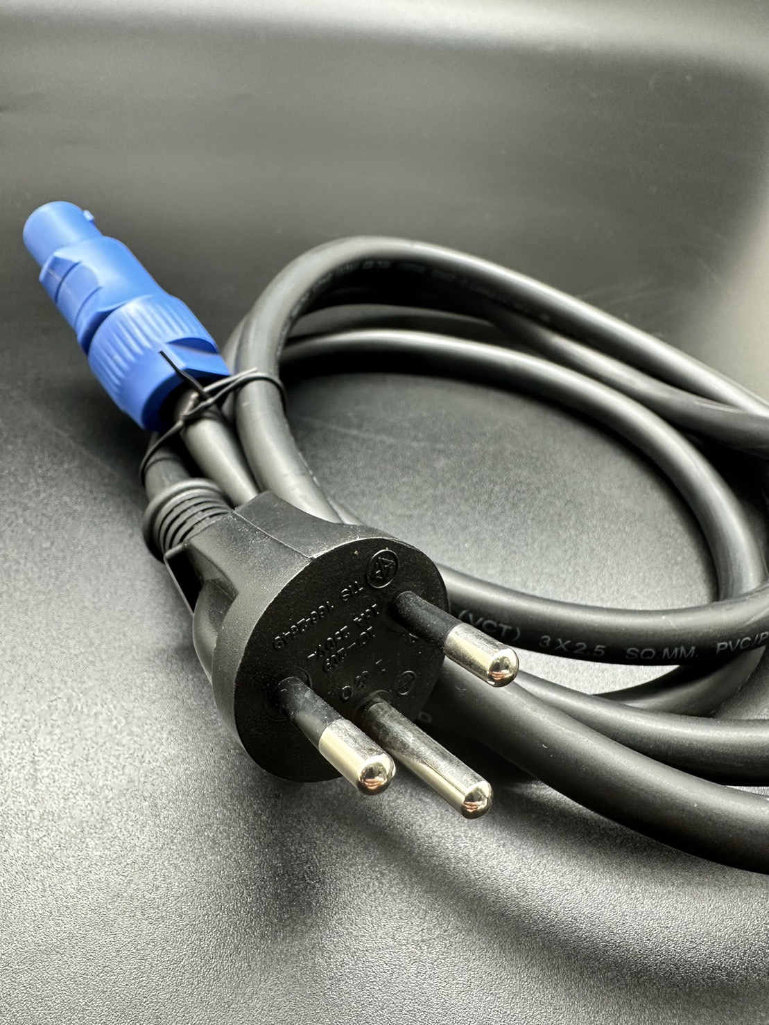 สายไฟVCT มีปลั๊ก พร้อมหัวสเปคคอน 20a ยาว 2 เมตร