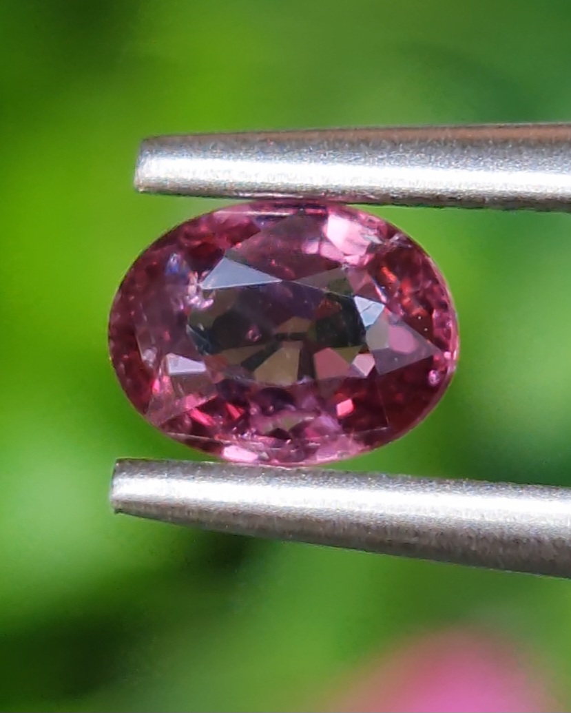 พลอย ทับทิม สยาม (Siam Ruby Sapphire) 0.75 กะรัต (Cts.) ดิบ Unheated พลอยแท้ อัญมณีมงคลประจําวันเกิด เครื่องประดับพลอย