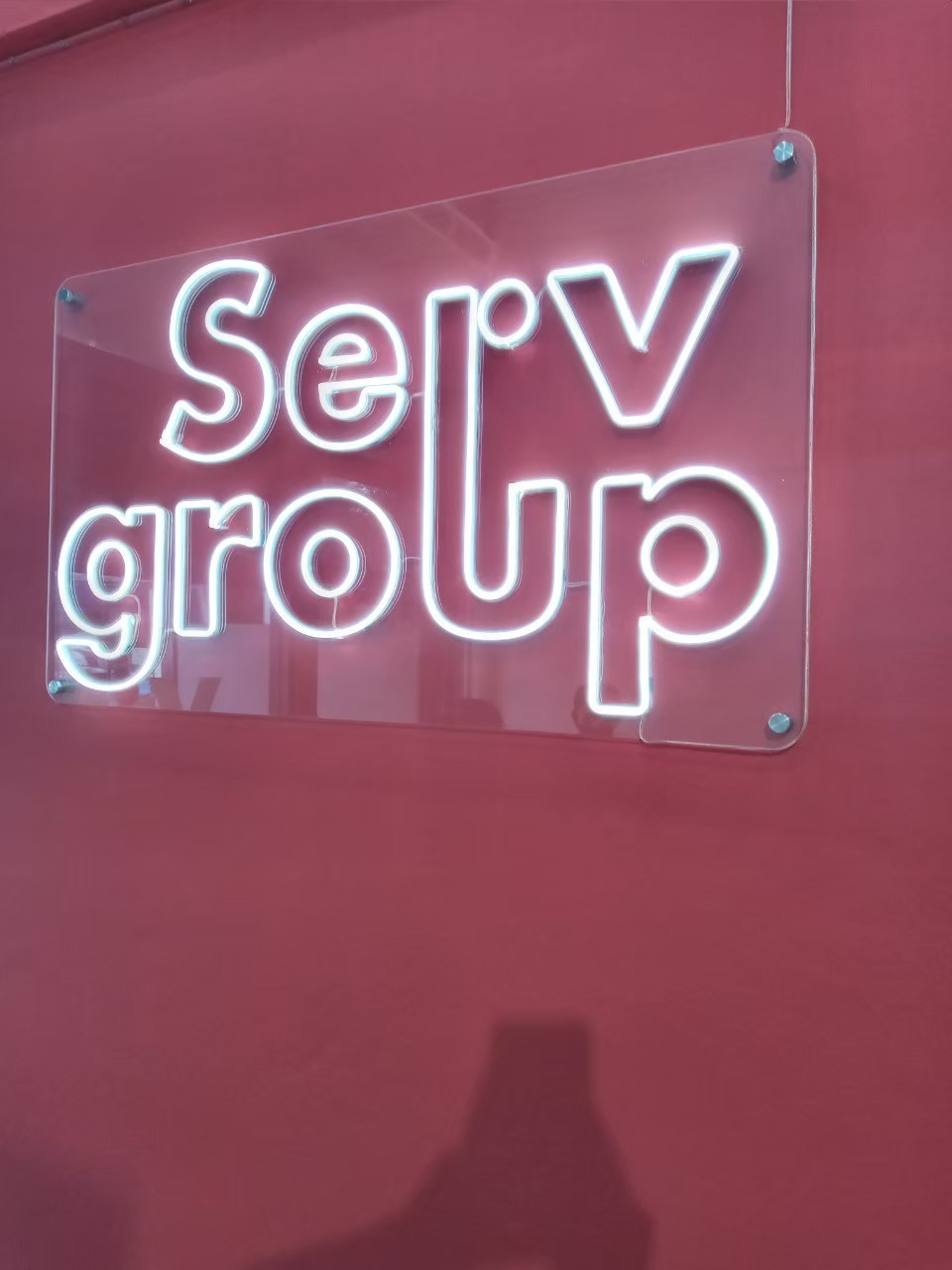 ไฟนีออน เฟค