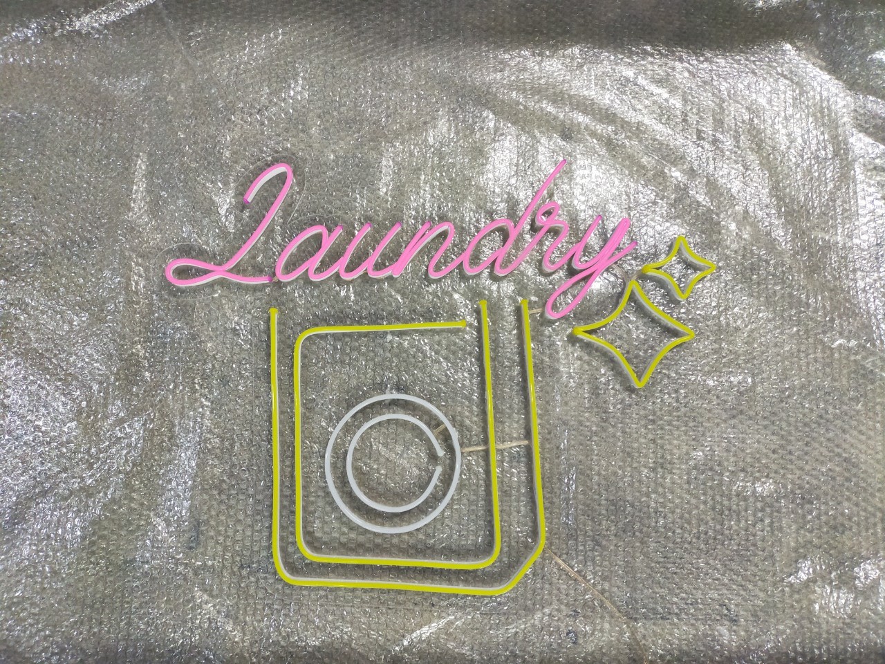 ไฟนีออน เฟค