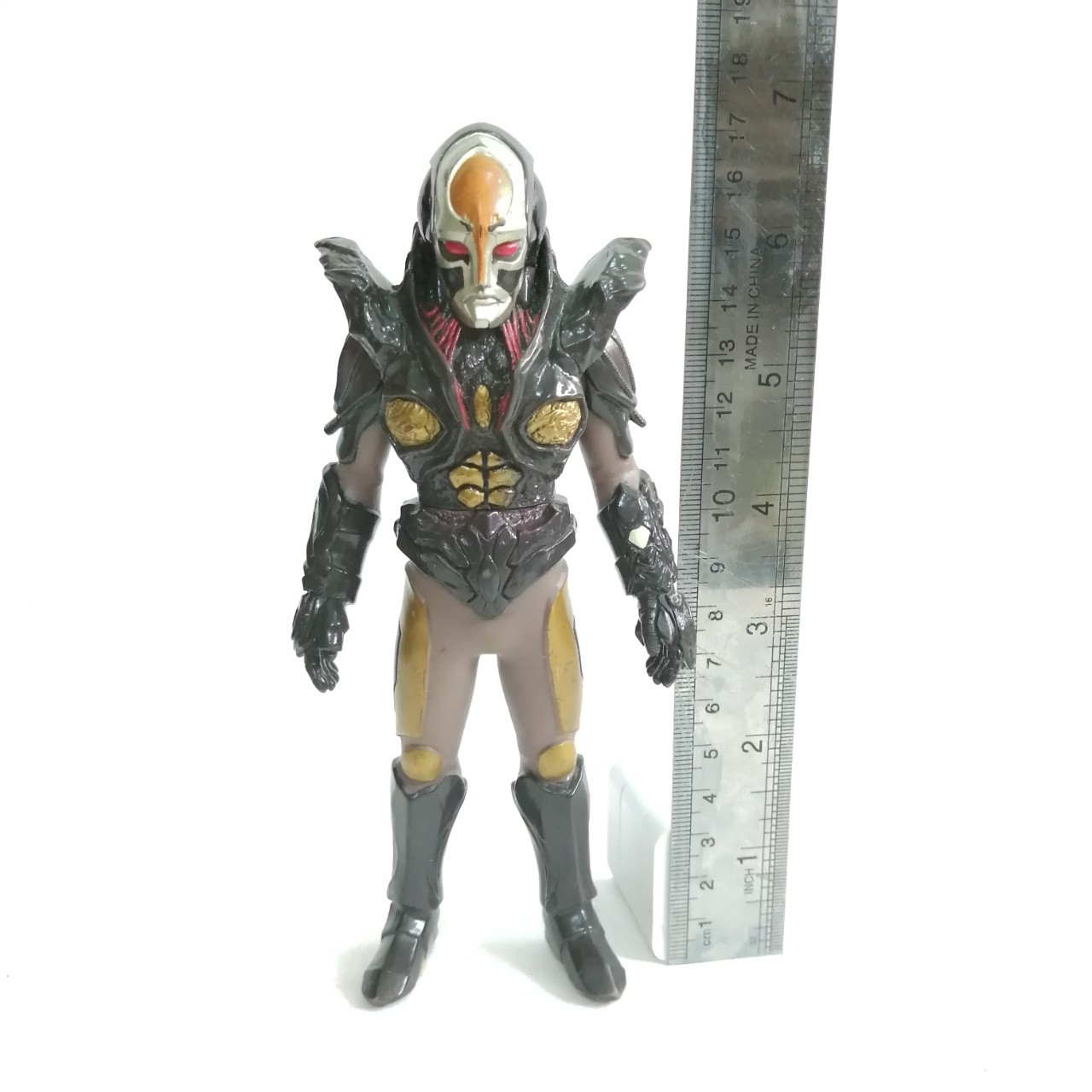 ซอฟ 6.5 -7 นิ้ว ขนาดตามรูป มนุษย์ดาวคีแซม(kesam) จากอุลตร้าแมน แม๊กซ์ **มีรอยบ้าง