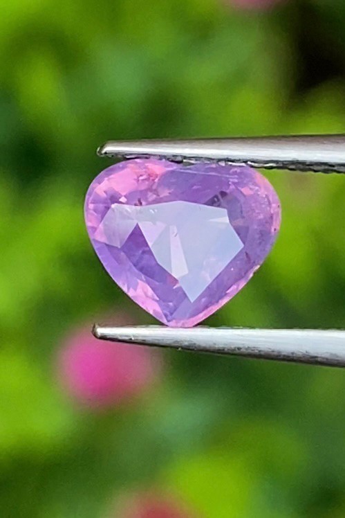 พลอย เพอเพิล แซฟไฟร์ สีม่วง Purple Sapphire ดิบ (Unheated) 1.08 กะรัต (Cts.) พลอยแท้ อัญมณีมงคลประจําวันเกิด เครื่องประดับพลอย