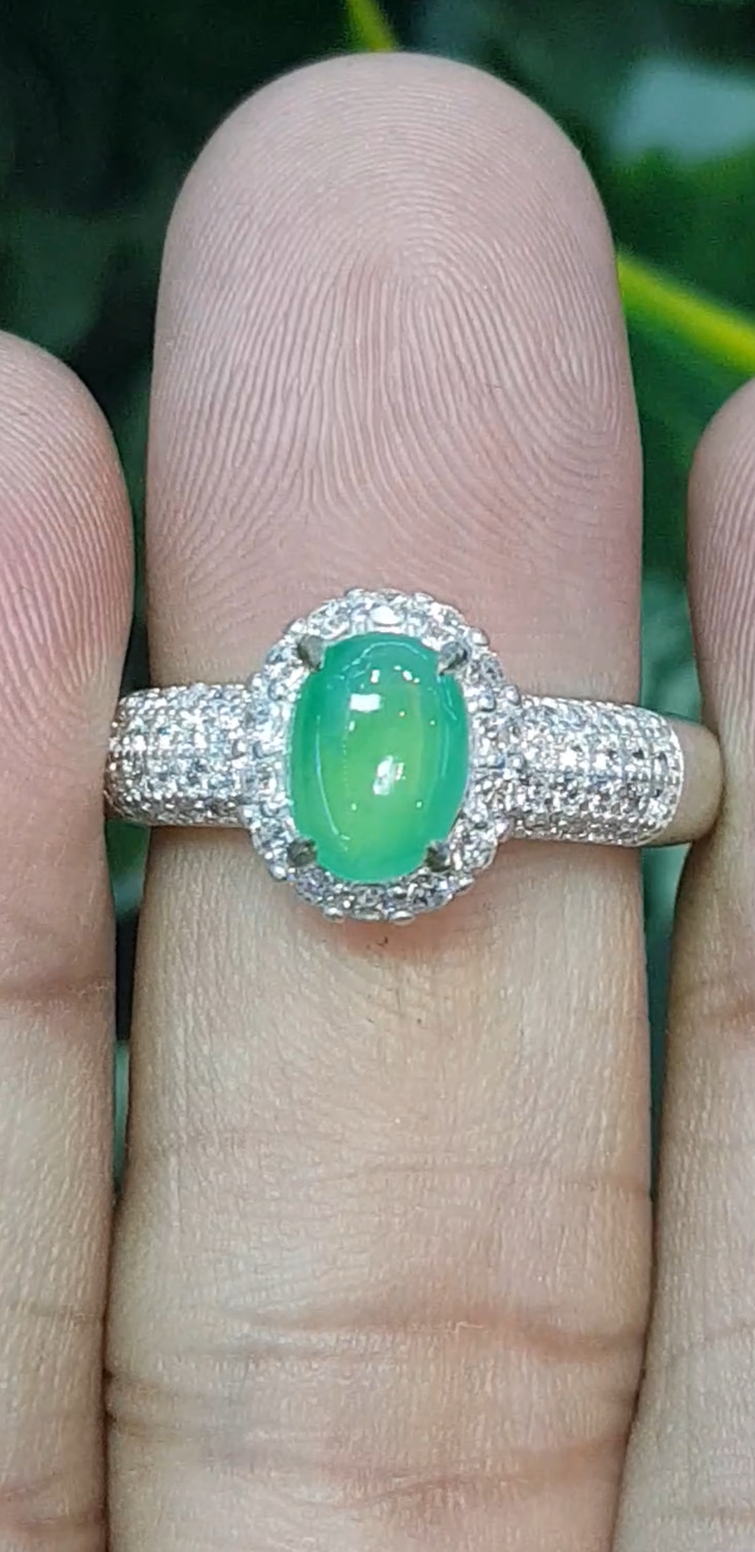 หยก พม่า แท้ Jade แหวนหยก (jadeite) 1.28 กะรัต (Cts.) (Size) 61 ดิบ ไม่ผ่านการปรับปรุง (Type A) พม่า (Myanmar)