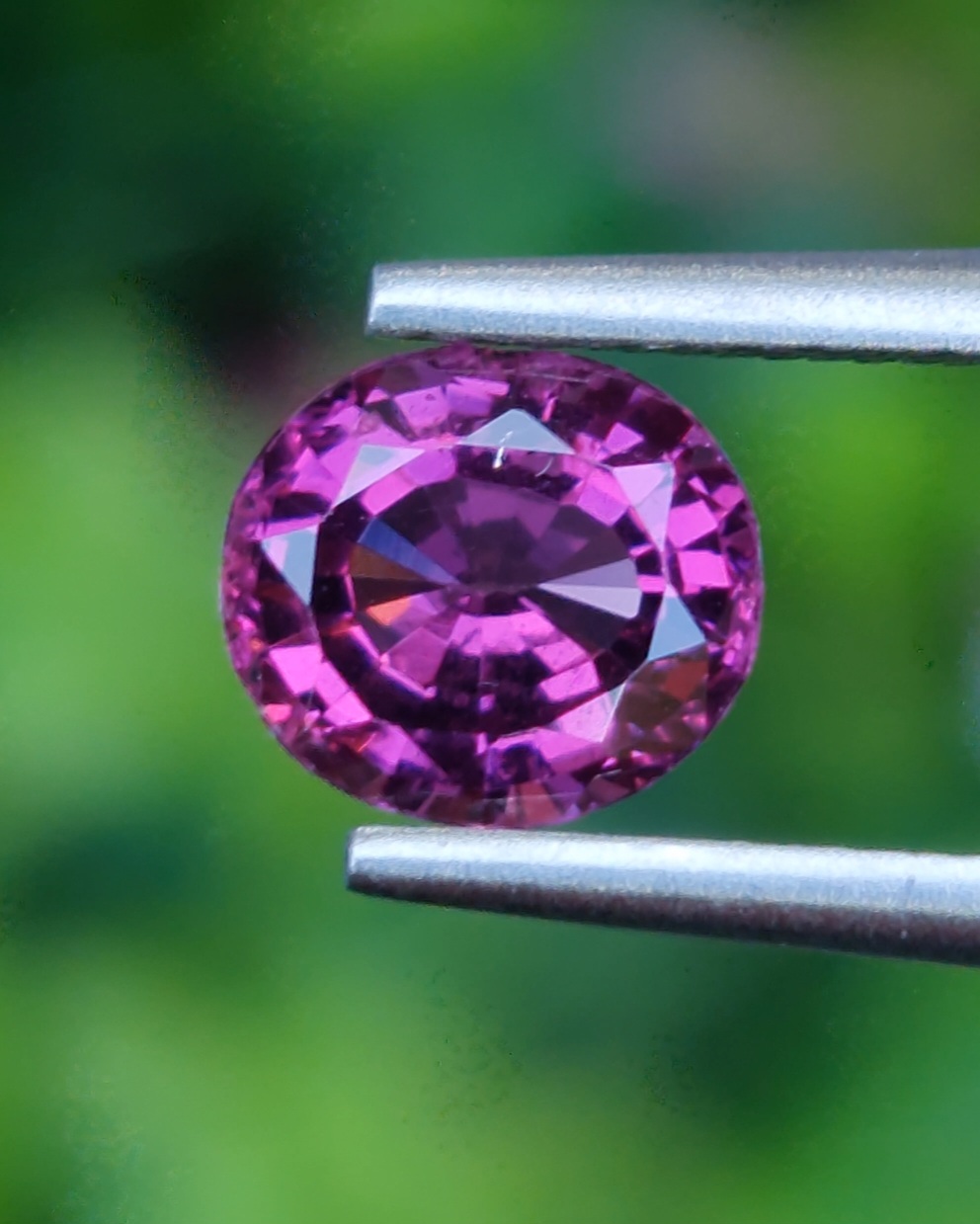 พลอย โรโดไลต์ กาเน็ท Rhodolite Garnet 1.07 กะรัต Cts.พลอยแท้ อัญมณีมงคลประจําวันเกิด เครื่องประดับพลอย