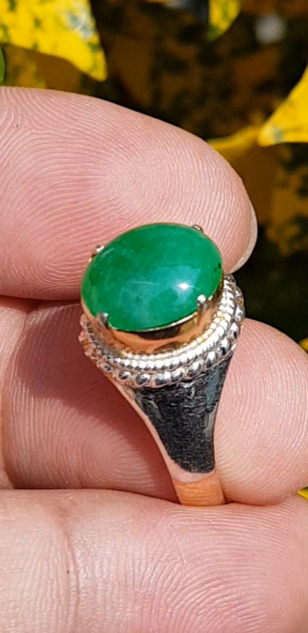 หยก พม่า แท้ Jade แหวนหยก 翡翠戒指 (Jadeite ring) 1.93 กะรัต (Cts.) (Size) 59ดิบ ไม่ผ่านการปรับปรุง (Type A) พม่า (Myanmar)