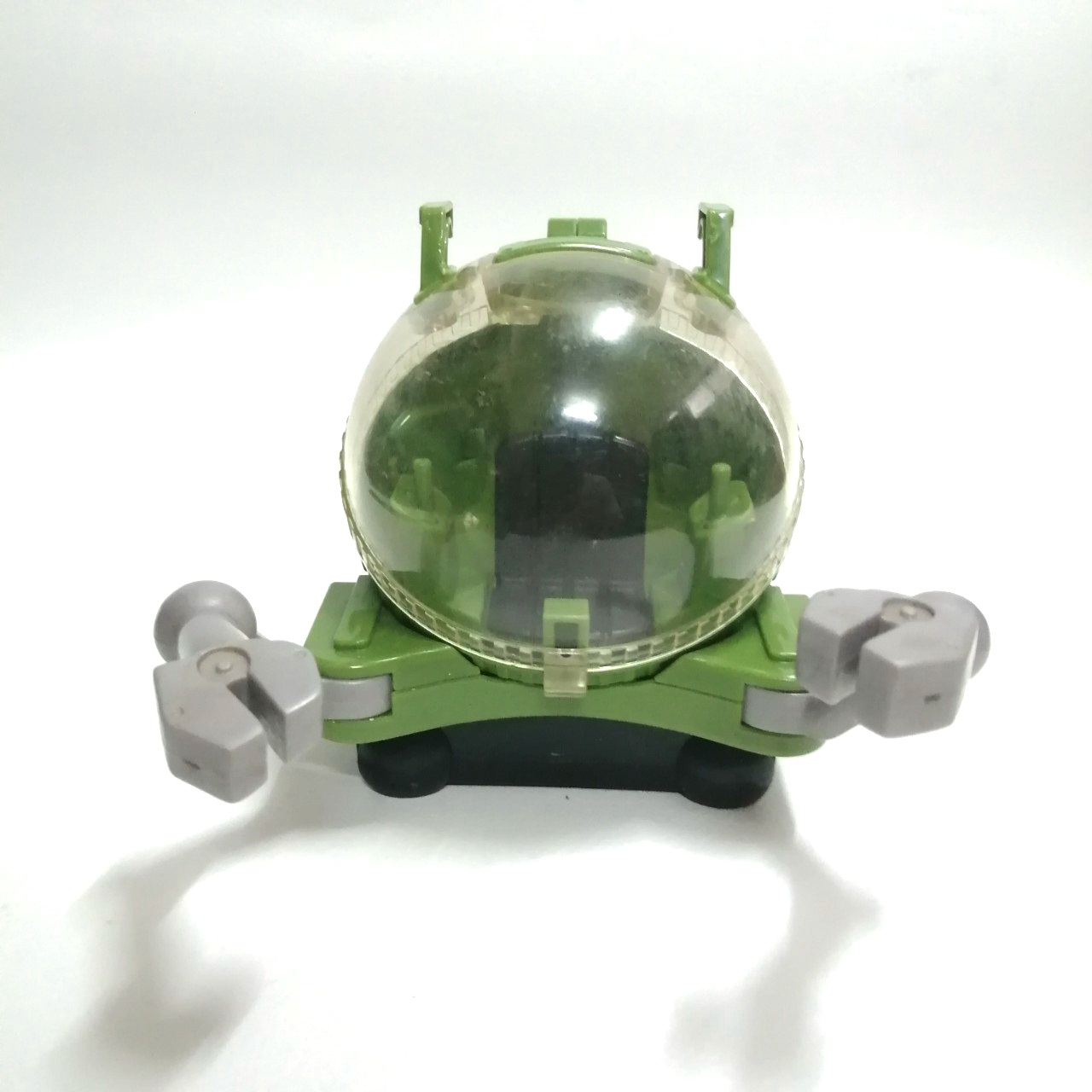 ยานโมดูลจากจูราสสิก เวิลดิ์ พลาสติกตัน มีส่วนใส มีจุดขยับกระจกเปิดได้ แขนกลขยับซ้ายขวาได้ ขนาดตามรูป มีตามภาพ งานเก่าMattel 2007 มีรอยบ้าง