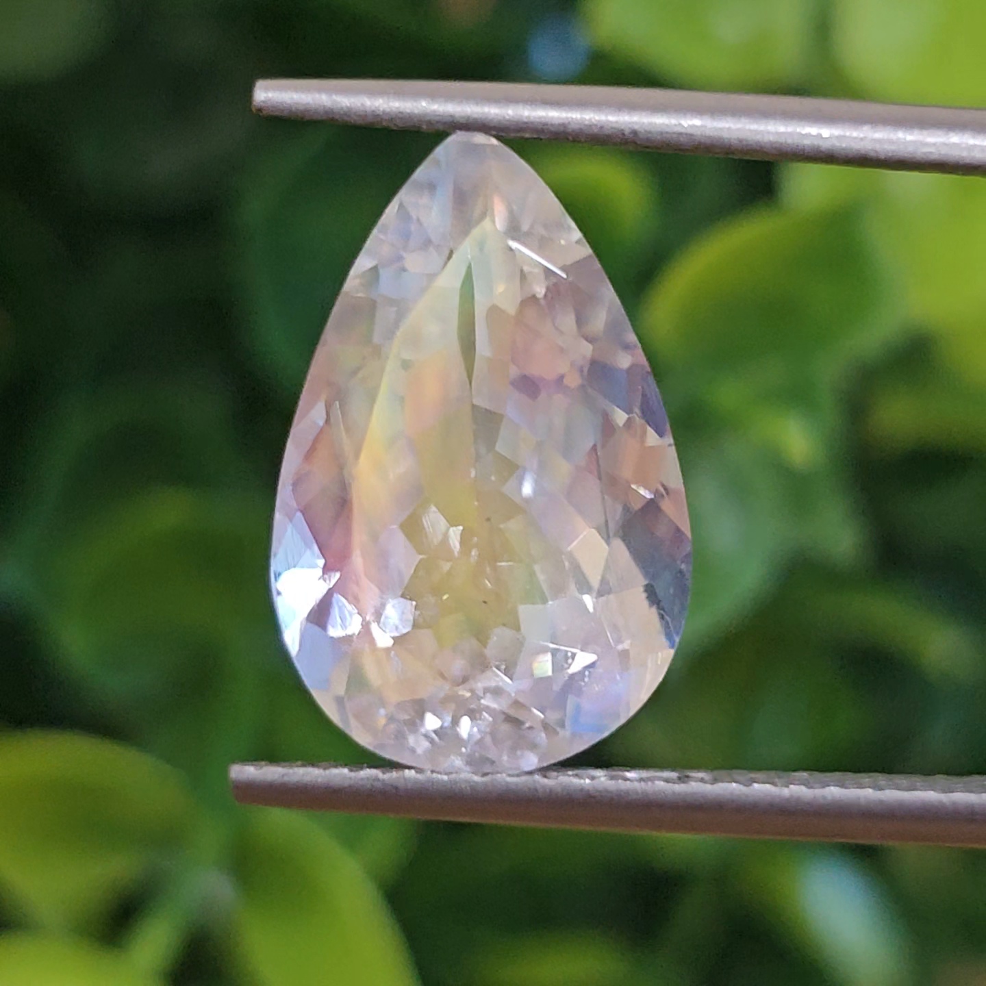 พลอย มูนสโตน เรนโบว์ Rainbow Moonstone 5.60 กะรัต (cts.) พลอยแท้ อัญมณีมงคลประจําวันเกิด เครื่องประดับพลอย