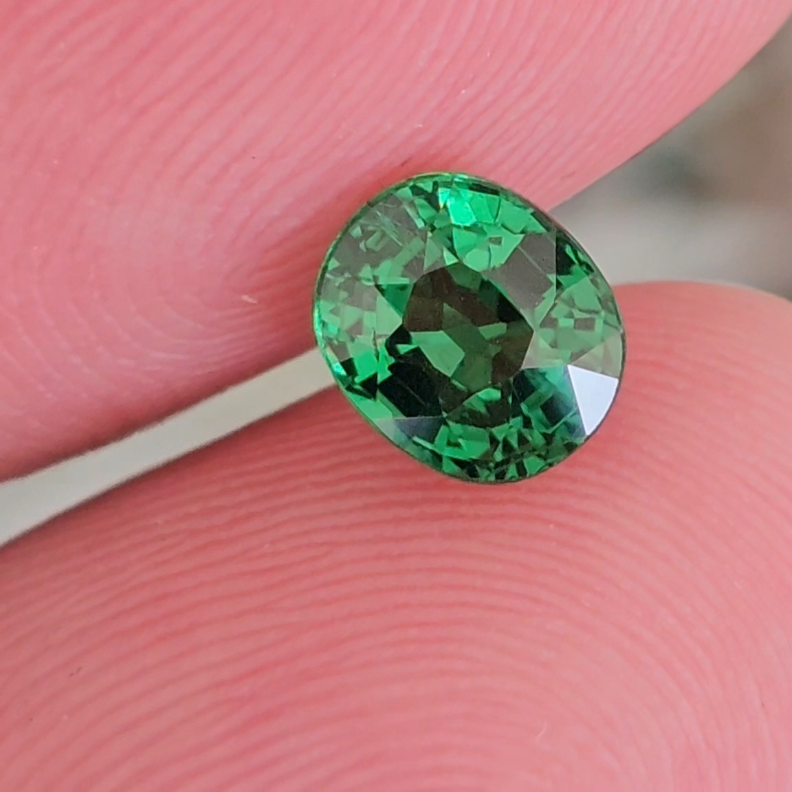 พลอย ซาโวไรท์ Tsavorite Garnet 1.24 กะรัต (Cts.) ดิบ Unheated พร้อมใบเซอร์ อัญมณีมงคลประจําวันเกิด เครื่องประดับพลอย